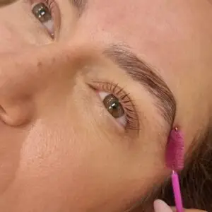 Corso laminazione ciglia e sorpacciglia